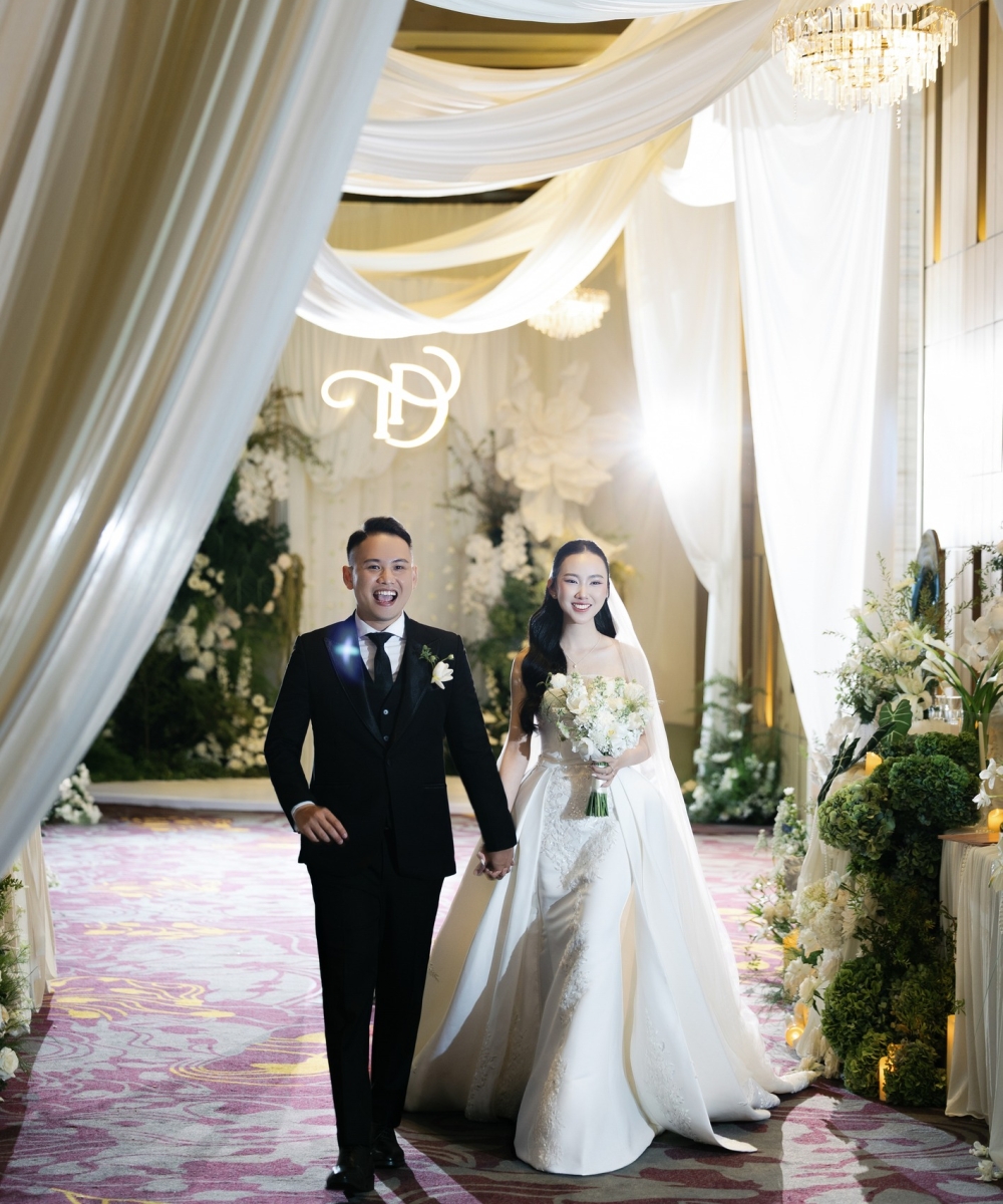 DUCHESS 070 - DIEN & TIEN