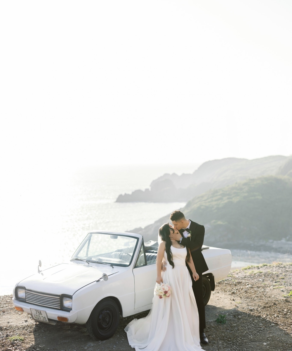  LUCAS & PHI - NHA TRANG BAY