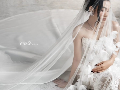 BÍ QUYẾT MẶC VÁY CƯỚI REN SANG TRỌNG