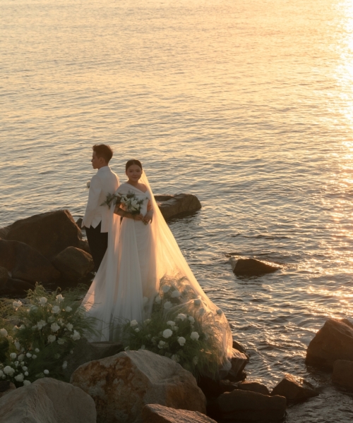 THINH & THUYET - NHA TRANG BAY