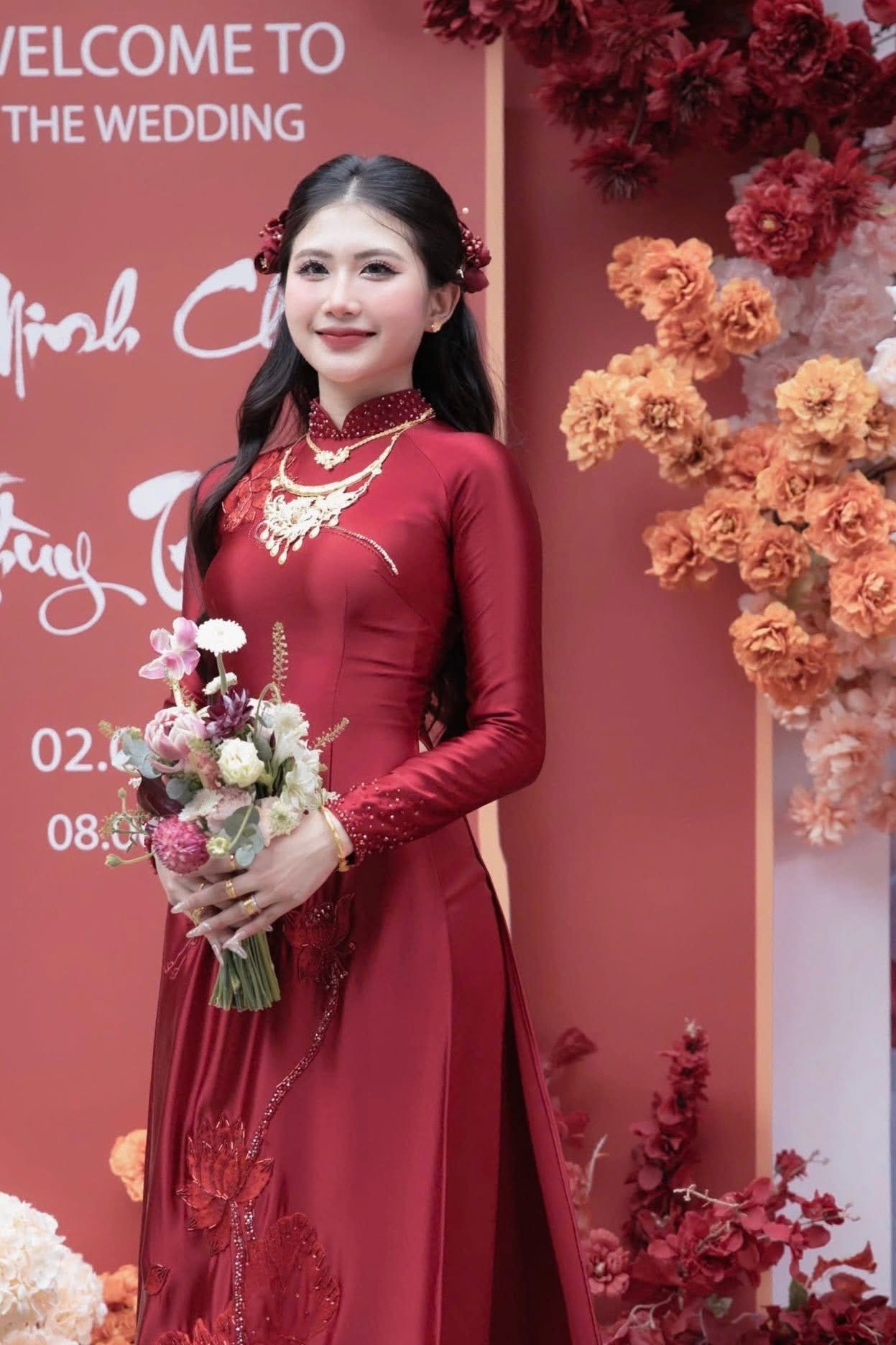 Nên chọn áo dài
cưới thuê hay may đo? – VU STUDIOS Nha Trang