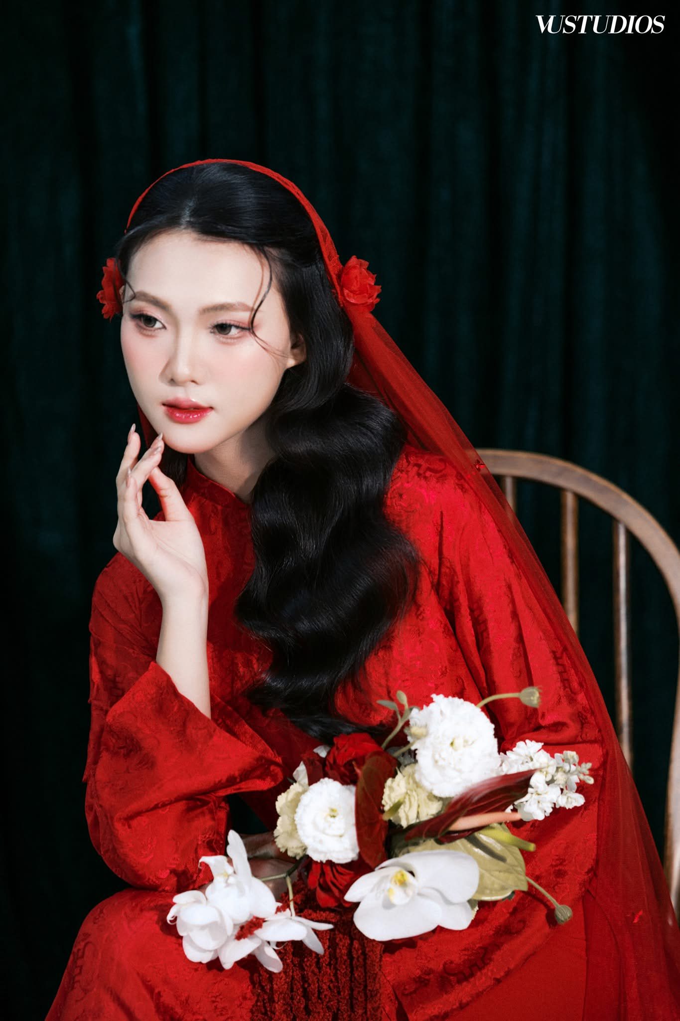 ÁO DÀI CƯỚI: Ý NGHĨA & KINH NGHIỆM CẦN BIẾT TRƯỚC KHI MAY – VU STUDIOS Nha Trang