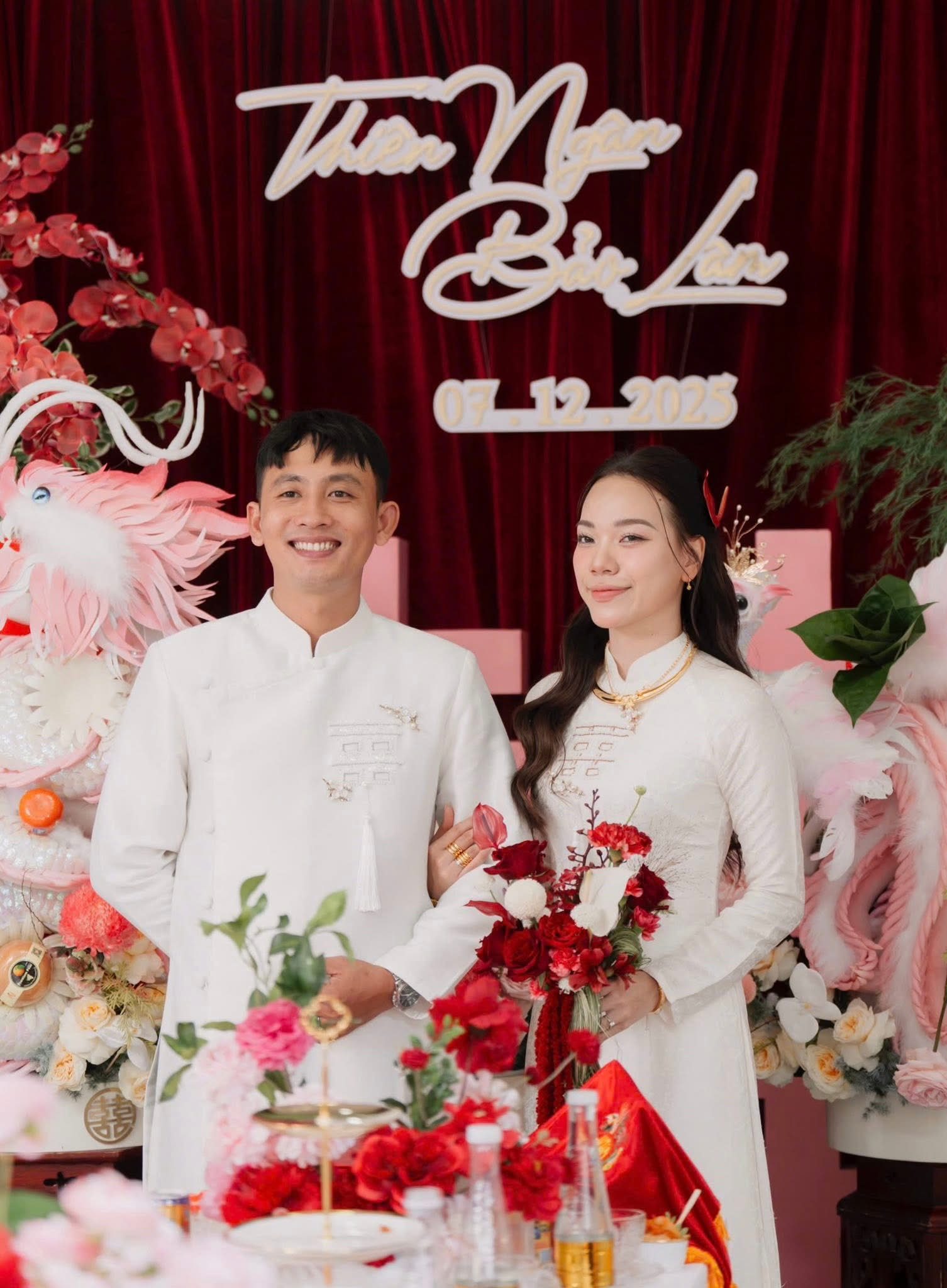 Chọn chất liệu áo dài
cưới phù hợp – VU STUDIOS Nha Trang