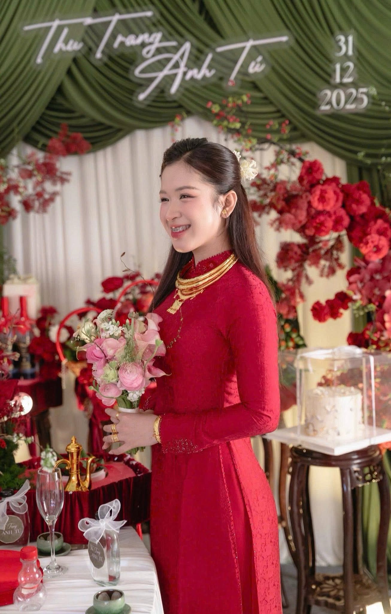 Lưu ý để
chọn áo dài đúng chuẩn cho nàng dâu – VU STUDIOS Nha Trang