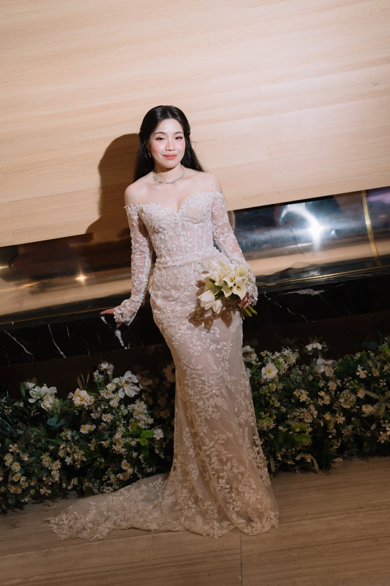 Váy đón khách /
đi bàn – ưu tiên sự tinh gọn – VU STUDIOS Nha Trang